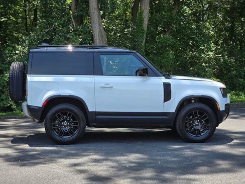 Used 2023 Land Rover Defender 90 S AWD/4WD image 7