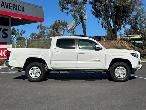 Used 2020 Toyota Tacoma SR5 image 6
