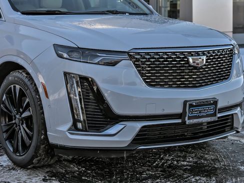 Used 2023 Cadillac XT6 Premium Luxury w/ Technology Package image 11