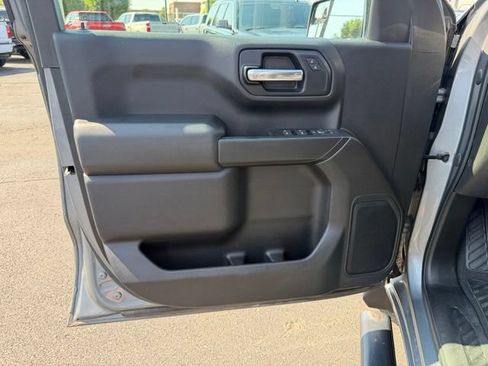 Used 2020 Chevrolet Silverado 1500 Custom w/ Custom Value Package AWD/4WD image 17