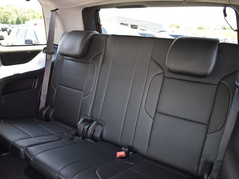 Used 2018 Chevrolet Tahoe Premier AWD/4WD image 6