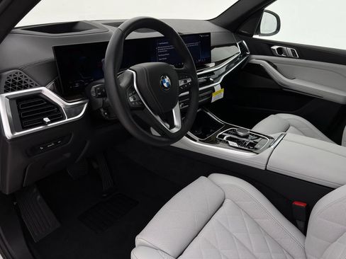 Certified 2026 BMW X5 xDrive40i w/ Climate Comfort Package AWD/4WD image 12