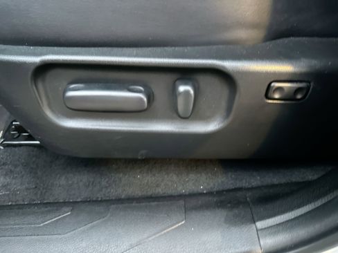 Used 2023 Toyota Tacoma Limited image 12