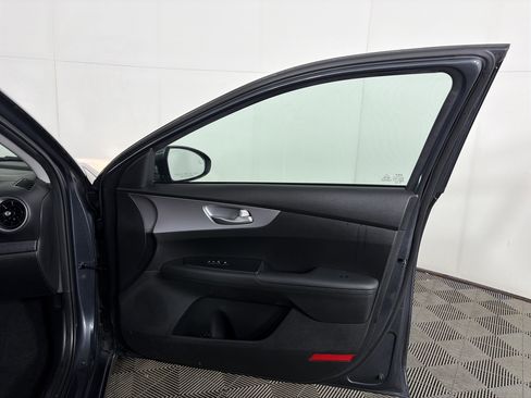 Used 2024 Kia Forte LXS w/ LXS Technology Package image 40