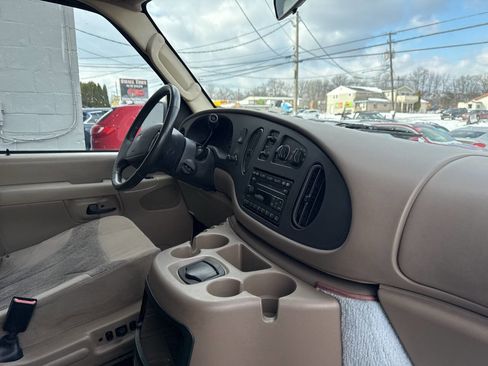 Used 2003 Ford E-150 and Econoline 150 image 28