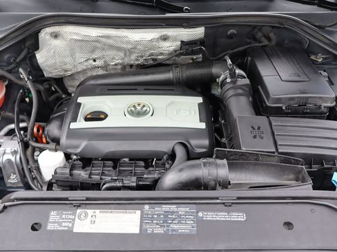 Used 2011 Volkswagen Tiguan SEL AWD/4WD image 39