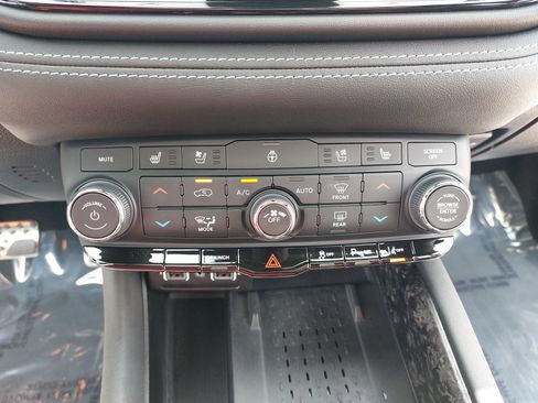 Used 2026 Dodge Durango SRT Hellcat w/ Premium Group AWD/4WD image 22