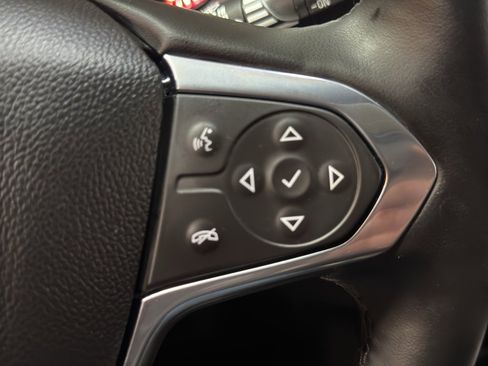 Used 2023 Chevrolet Traverse Premier image 28