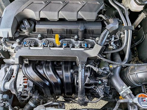 Used 2022 Hyundai Venue SEL image 34