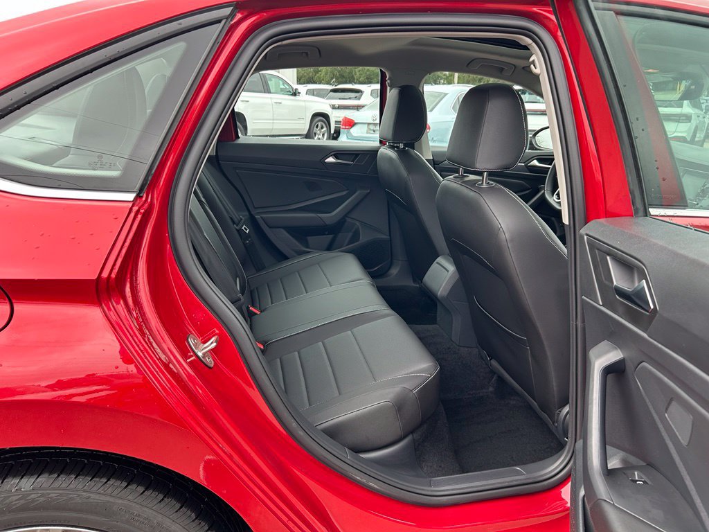 Used 2023 Volkswagen Jetta SE w/ Panoramic Sunroof Package FWD image 39