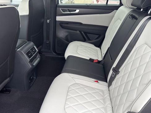 New 2026 Volkswagen Atlas Cross Sport SEL Premium R-Line AWD/4WD image 23