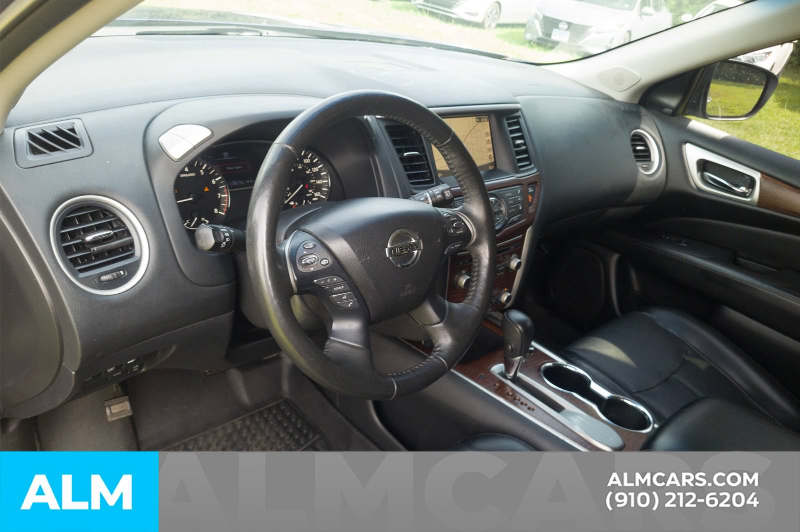 Used 2020 Nissan Pathfinder Platinum FWD image 5