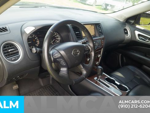 Used 2020 Nissan Pathfinder Platinum FWD image 5