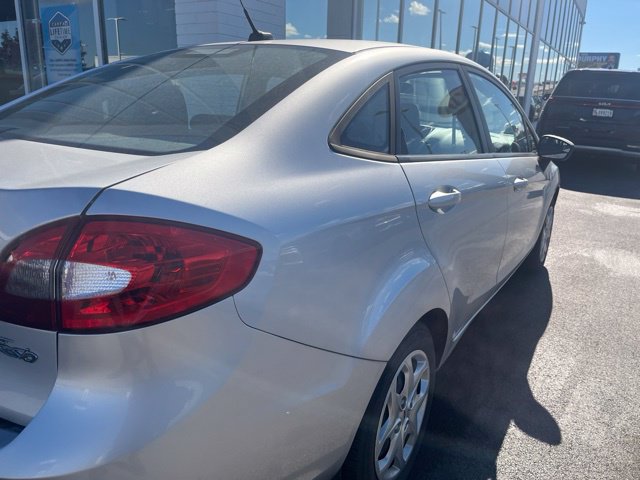 Used 2011 Ford Fiesta SE FWD image 7