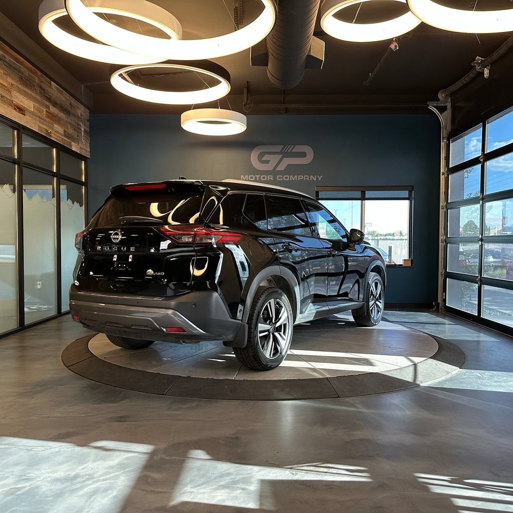 Used 2023 Nissan Rogue SL w/ SL Premium Package AWD/4WD image 3