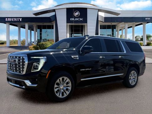 Used 2025 GMC Yukon XL Denali AWD/4WD image 8