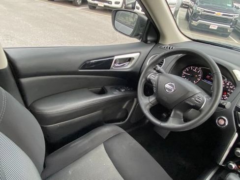 Used 2019 Nissan Pathfinder SV AWD/4WD image 27