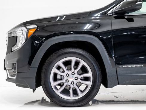 Used 2024 GMC Terrain SLT AWD/4WD image 31