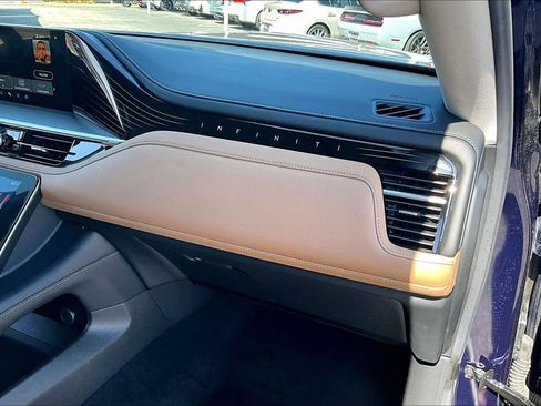 Certified 2025 INFINITI QX80 Luxe image 21