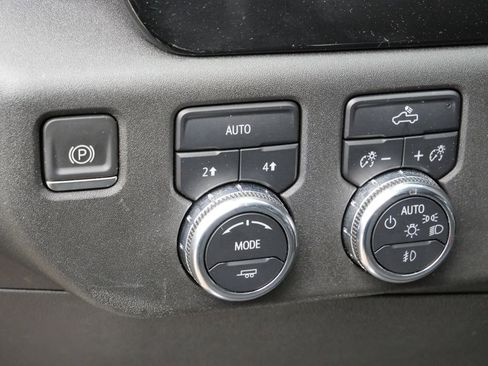 Used 2023 GMC Sierra 1500 Elevation image 33