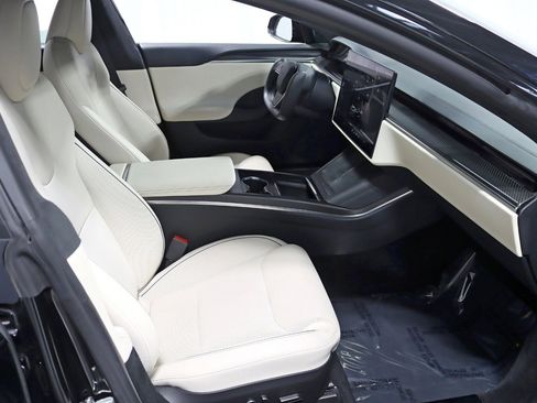 Used 2021 Tesla Model S Plaid image 34