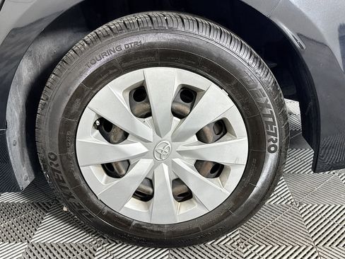 Used 2020 Toyota Corolla L image 29