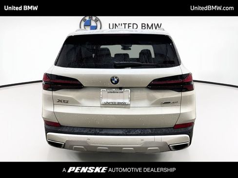Used 2024 BMW X5 xDrive40i w/ Premium Package AWD/4WD image 6