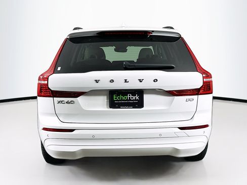 Used 2023 Volvo XC60 B5 Core FWD image 7