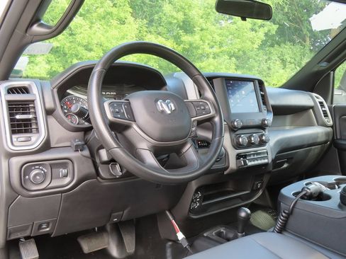 New 2024 RAM 2500 Tradesman w/ Chrome Appearance Group image 24