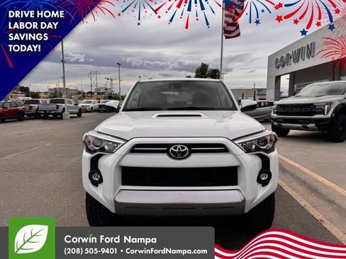 Used 2022 Toyota 4Runner TRD Off-Road AWD/4WD image 1