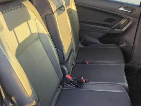 Used 2019 Volkswagen Tiguan SE w/ Panoramic Sunroof Package FWD image 24