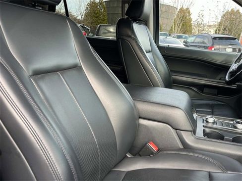 Used 2024 Ford Expedition Max XLT image 26