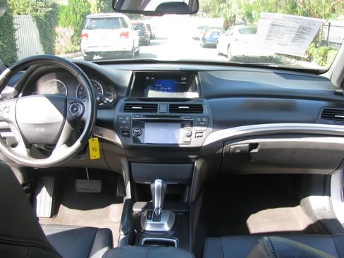 Used 2013 Honda Crosstour EX-L image 16
