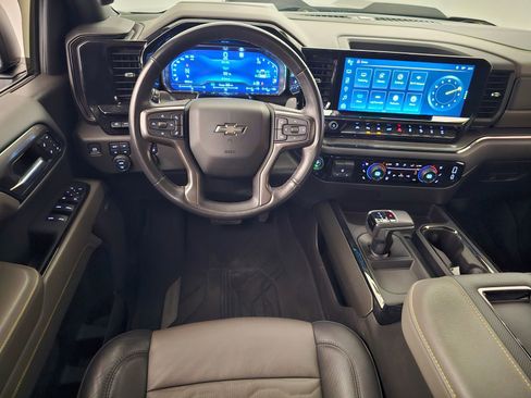 Used 2022 Chevrolet Silverado 1500 ZR2 w/ Technology Package AWD/4WD image 15