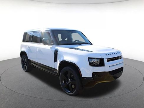 New 2025 Land Rover Defender 110 X-Dynamic SE AWD/4WD image 5