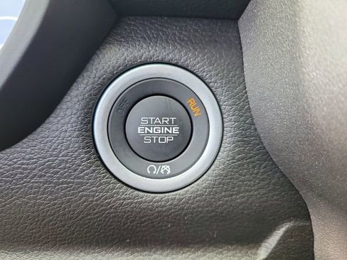 Used 2026 RAM 1500 Express RWD image 32