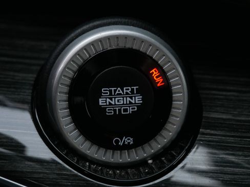 Used 2022 Jeep Wagoneer Series III w/ Rear Seat Video Group 1 image 29