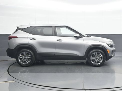 Used 2021 Kia Seltos LX AWD/4WD image 7