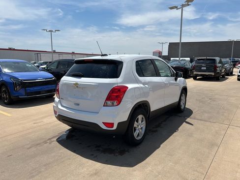 Used 2020 Chevrolet Trax LS w/ Tint and Cruise Package FWD image 3