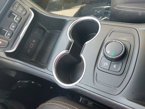 Used 2020 GMC Terrain SLE w/ Elevation Edition FWD image 27