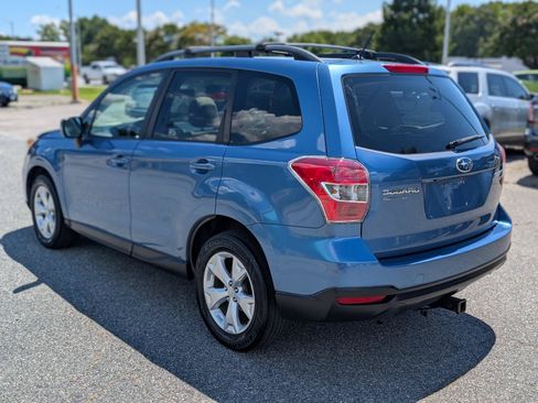 Used 2015 Subaru Forester 2.5i Premium w/ All-Weather Package AWD/4WD image 4