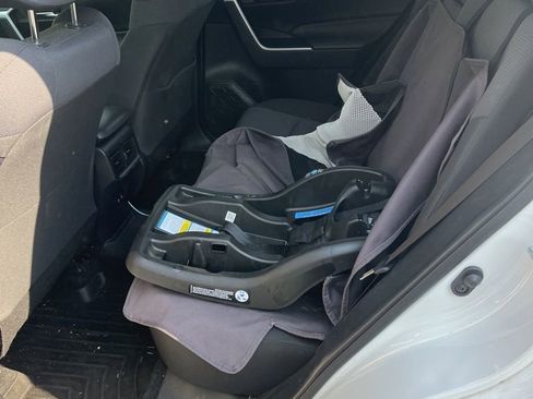 Used 2020 Toyota RAV4 XLE w/ Convenience Package image 3