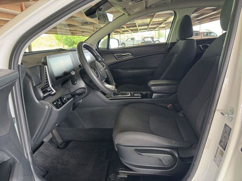Used 2023 Kia Sportage LX FWD image 26