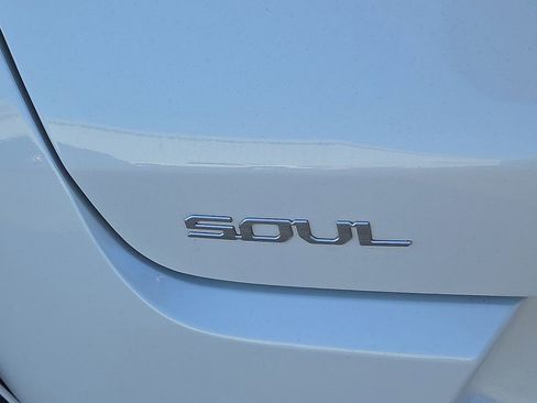 Certified 2023 Kia Soul GT-Line image 28