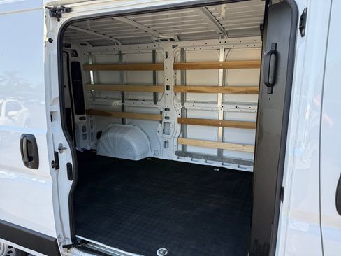 Used 2025 RAM ProMaster 2500 w/ U-Haul Equipment Group FWD image 17