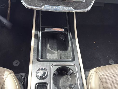 Used 2025 Lincoln Corsair Reserve AWD/4WD image 11