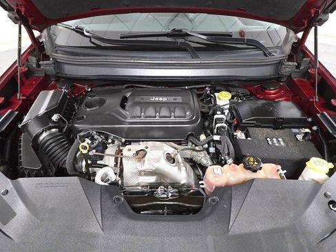 Used 2019 Jeep Cherokee Latitude Plus w/ Cold Weather Group image 31