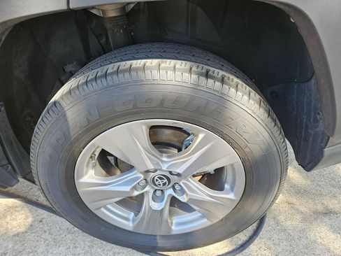 Used 2025 Toyota RAV4 XLE image 25