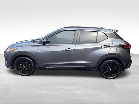Used 2021 Nissan Kicks SR w/ SR Premium Package FWD image 2