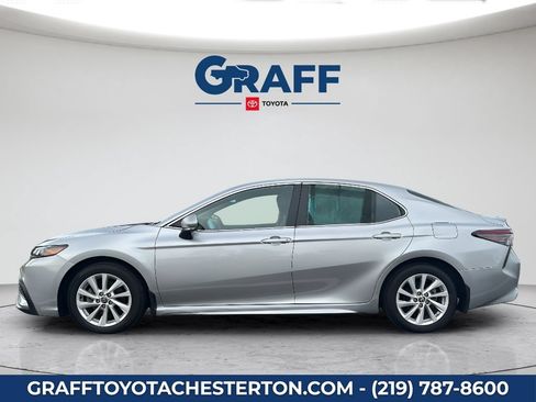 Used 2024 Toyota Camry SE FWD image 11